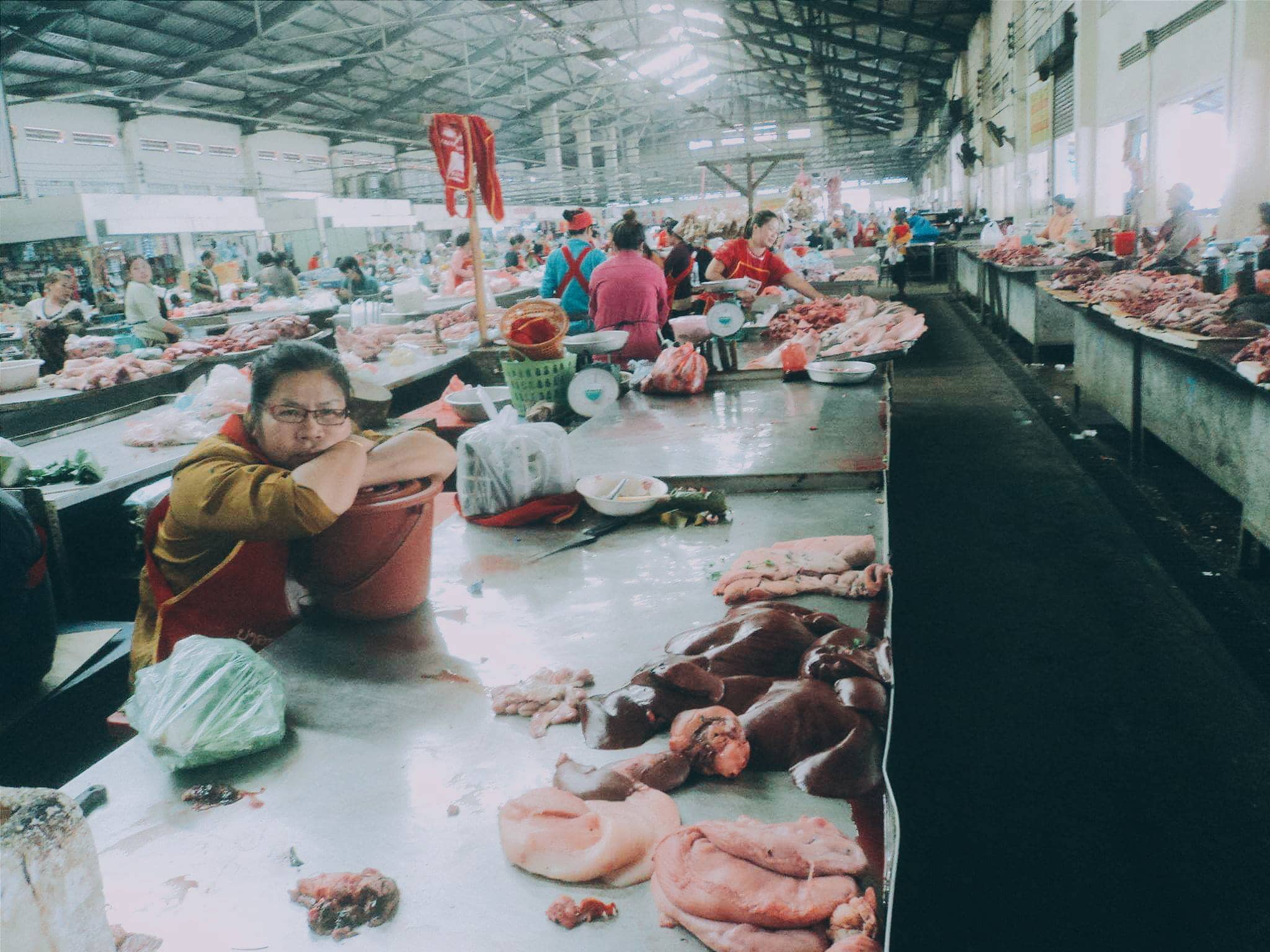 Backpacking Laos, Things to do in Laos, backpacking laos budget, travel guide to laos, hitchhiking in Laos, Laos in a low budget