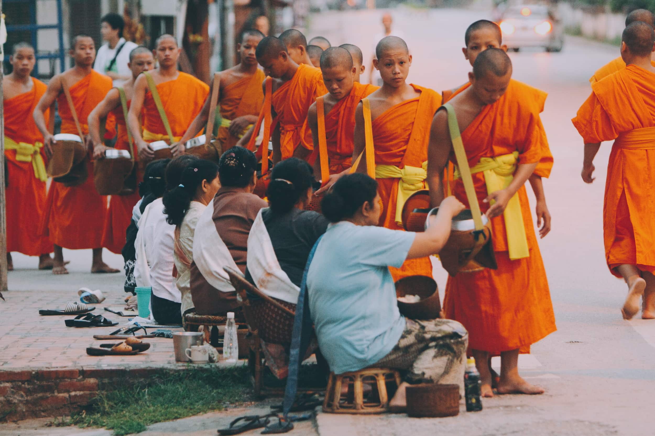 Backpacking Laos, Things to do in Laos, backpacking laos budget, travel guide to laos, hitchhiking in Laos, Laos in a low budget