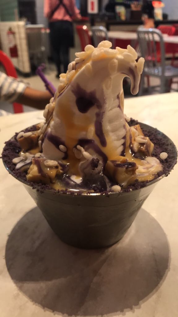 things to do in Angeles city, where to eat in Angeles city, how to get to angesles city, Holy Rosary Parish Church, zoocobia fun zoo, fontana water park, puning hot spring, resorts in angeles city, festivals in Angeles city, where to sleep in Angeles city