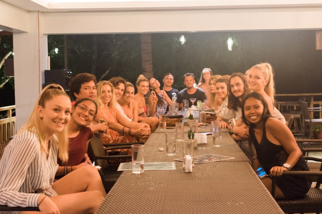 things to do in El Nido, el nido island hopping, things to do in el nido aside from island hopping, things to do in el nido at night, el nido palawan itinerary, nightlife in el nido