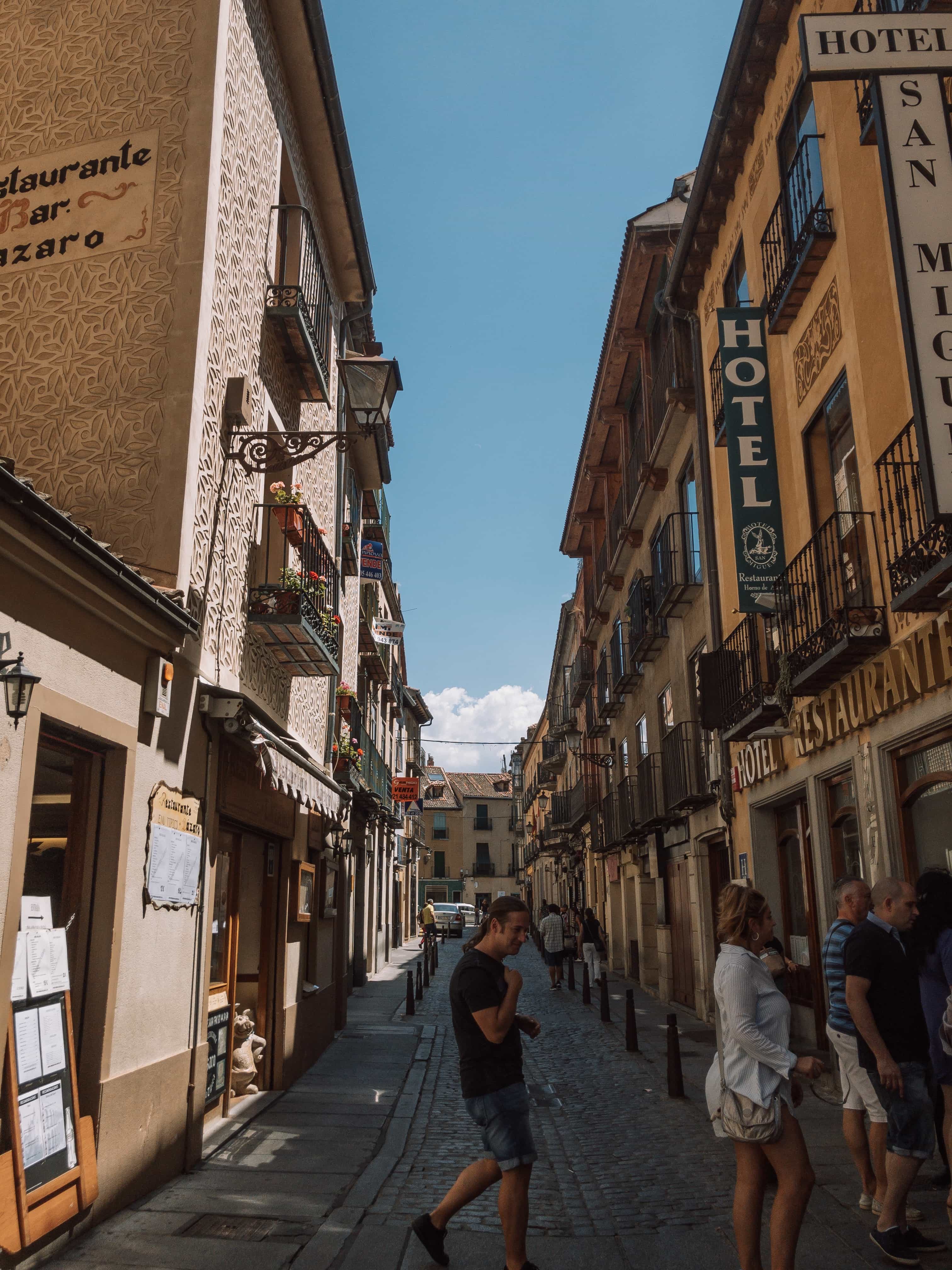 Travel Guide to Segovia: Things to do in Segovia, best time to visit Segovia, day tour from Madrid to Segovia, food to try in Segovia, eat cochinillo in Segovia