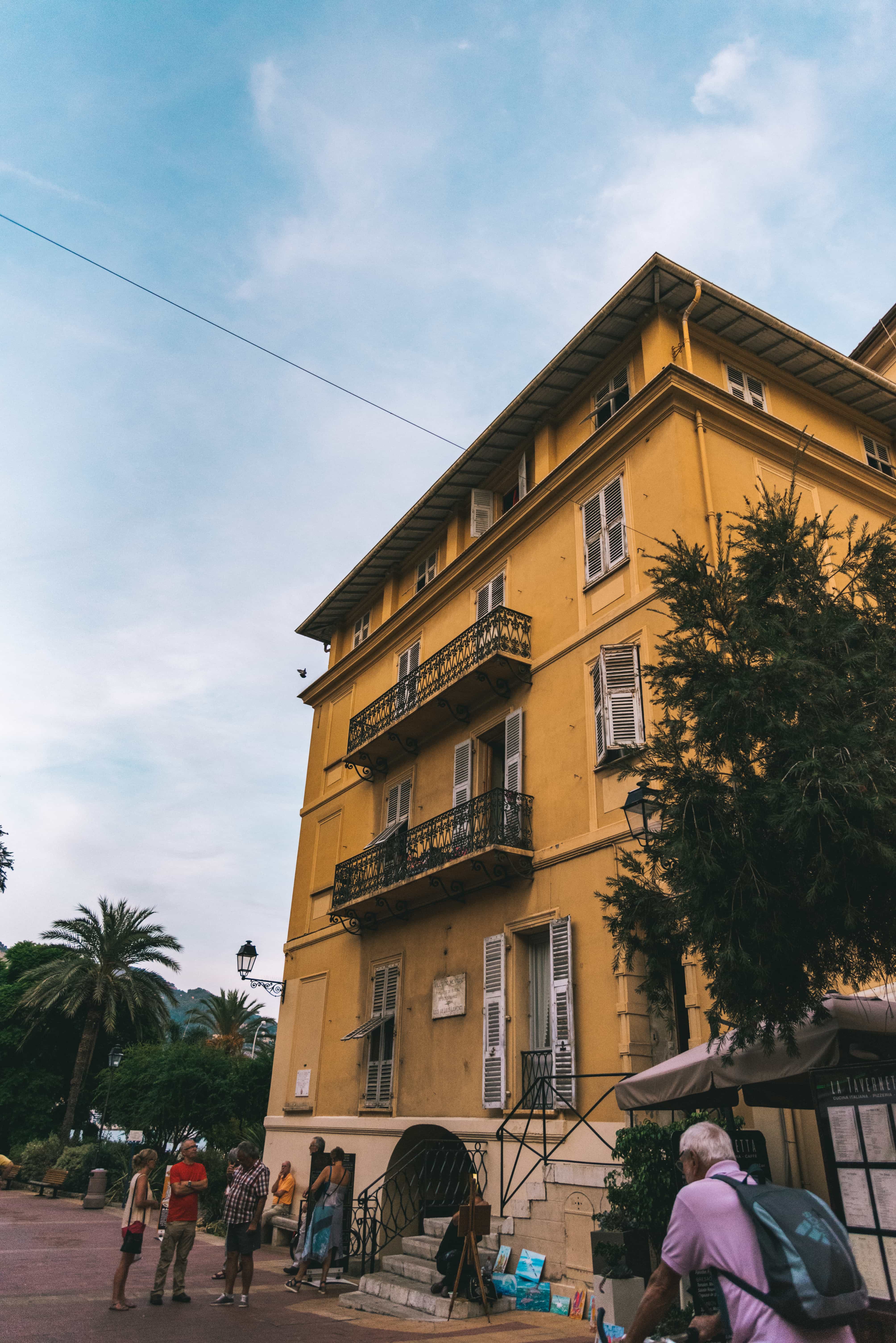 Things to do in Nice, Places to visit in Nice, Beaches in Nice, bibycle around Nice, day trip to Montecarlo, day trip to Menton