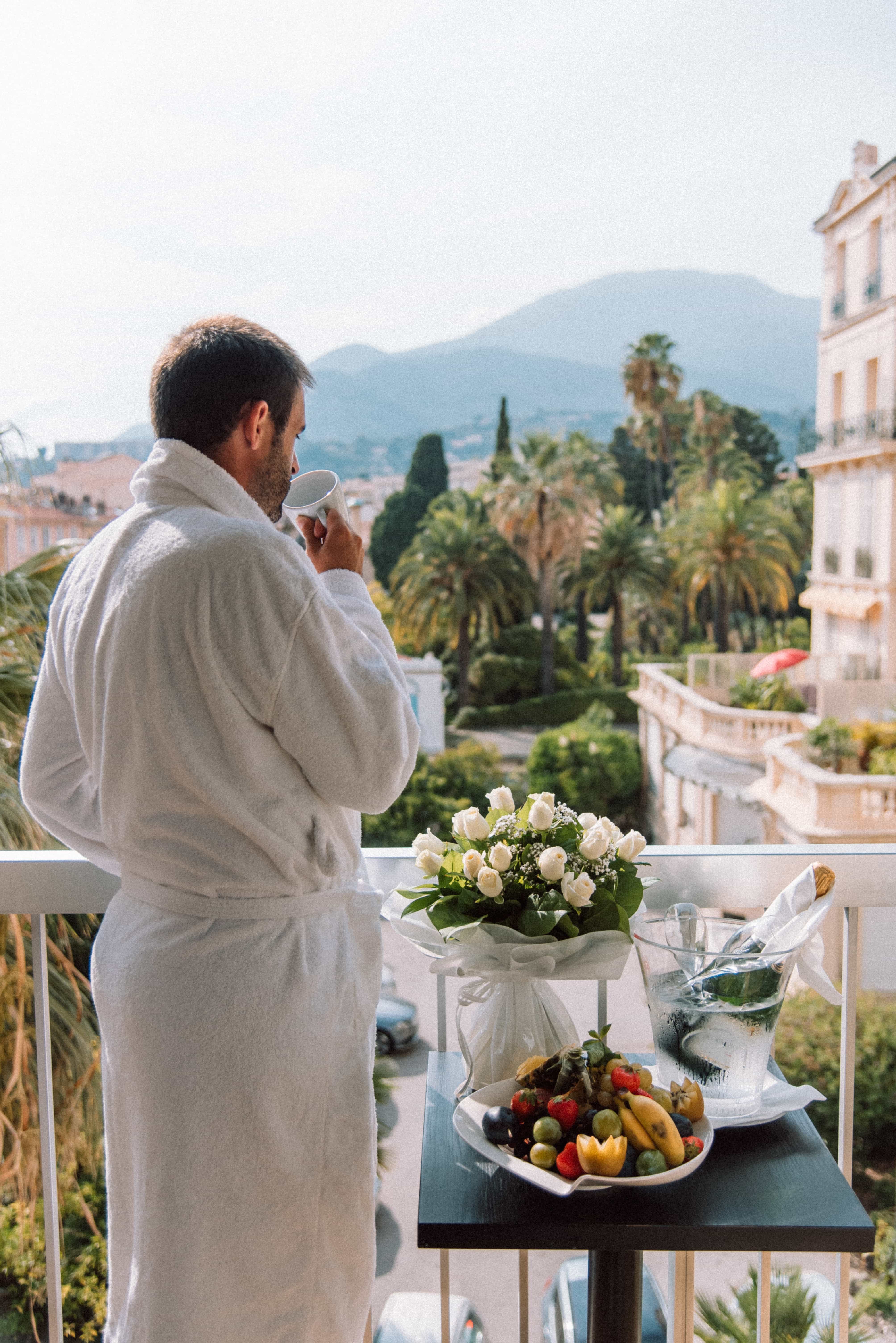 Things to do in Nice, Places to visit in Nice, Beaches in Nice, bibycle around Nice, day trip to Montecarlo, day trip to Menton