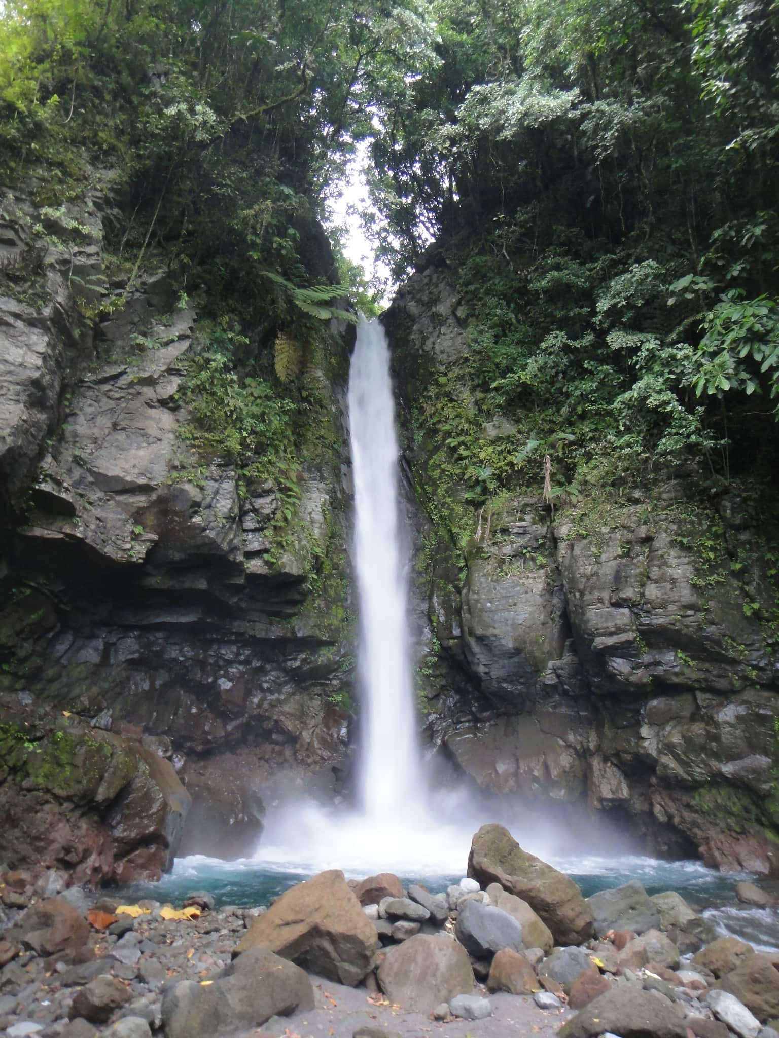 How to get to Camiguin, camiguin tourist spots, things to do in Camiguin, Camiguin travel guide, where to sleep in Camiguin, food travel budget in Camiguin, Daily travel budget in Camiguin, Tuasan Falls