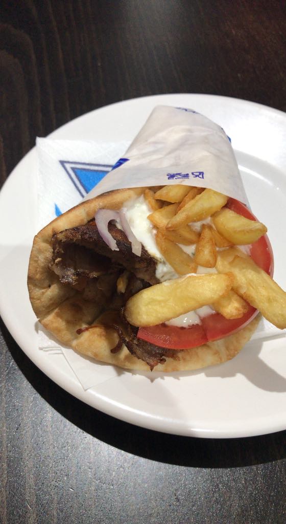 Things to do in Mykonos, Places to visit in Mykonos, Food to try in Mykonos, gyros in mykonos