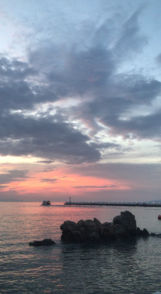 Things to do in Mykonos, Places to visit in Mykonos, Food to try in Mykonos, sunset in mykonos, little venice sunset