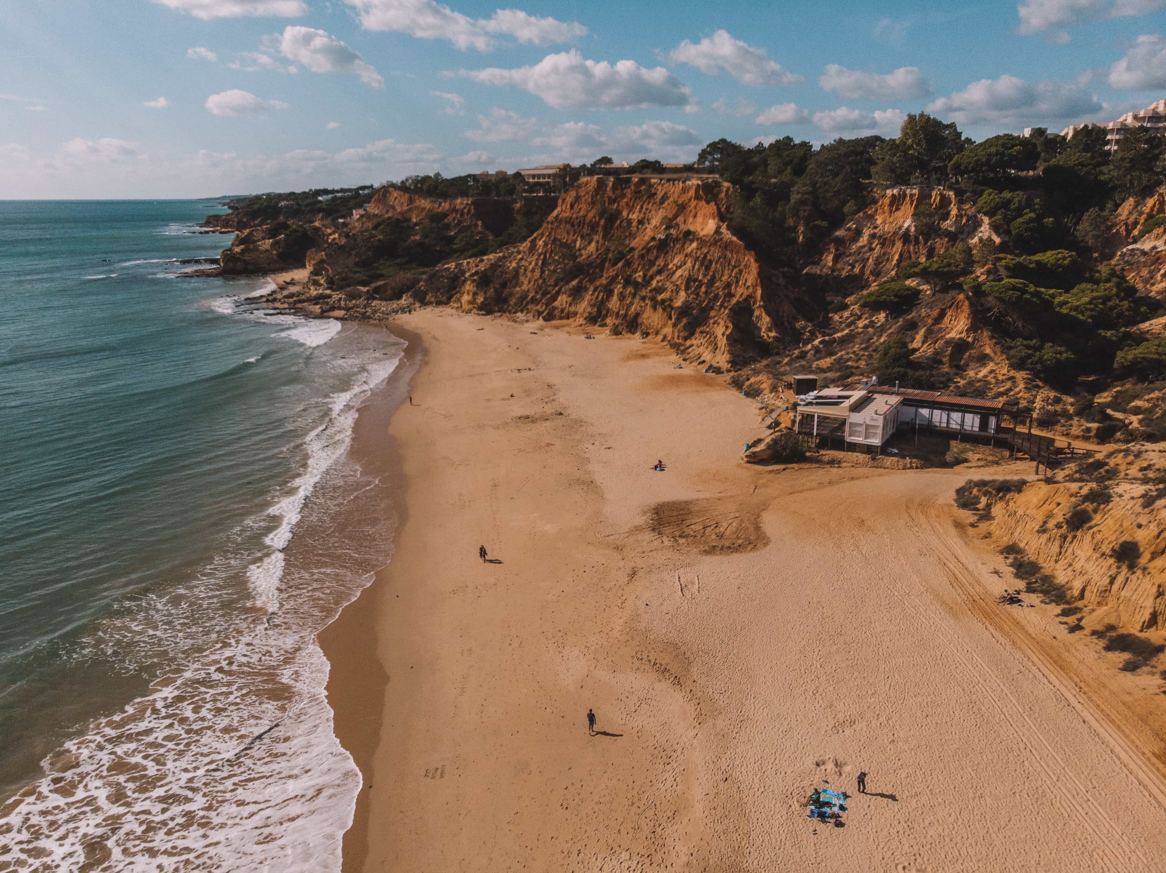 lisbon to albufeira, train from lisbon to albufeira, lisbon to albufeira bus, How to get to Albufeira from Lisbon, beaches in   Albufeira, where to stay in Albufeira, best time to   viit Albufeira, where to eat in Albufeira, how to get to Albufeira from Faro airport, Olhos de Agua