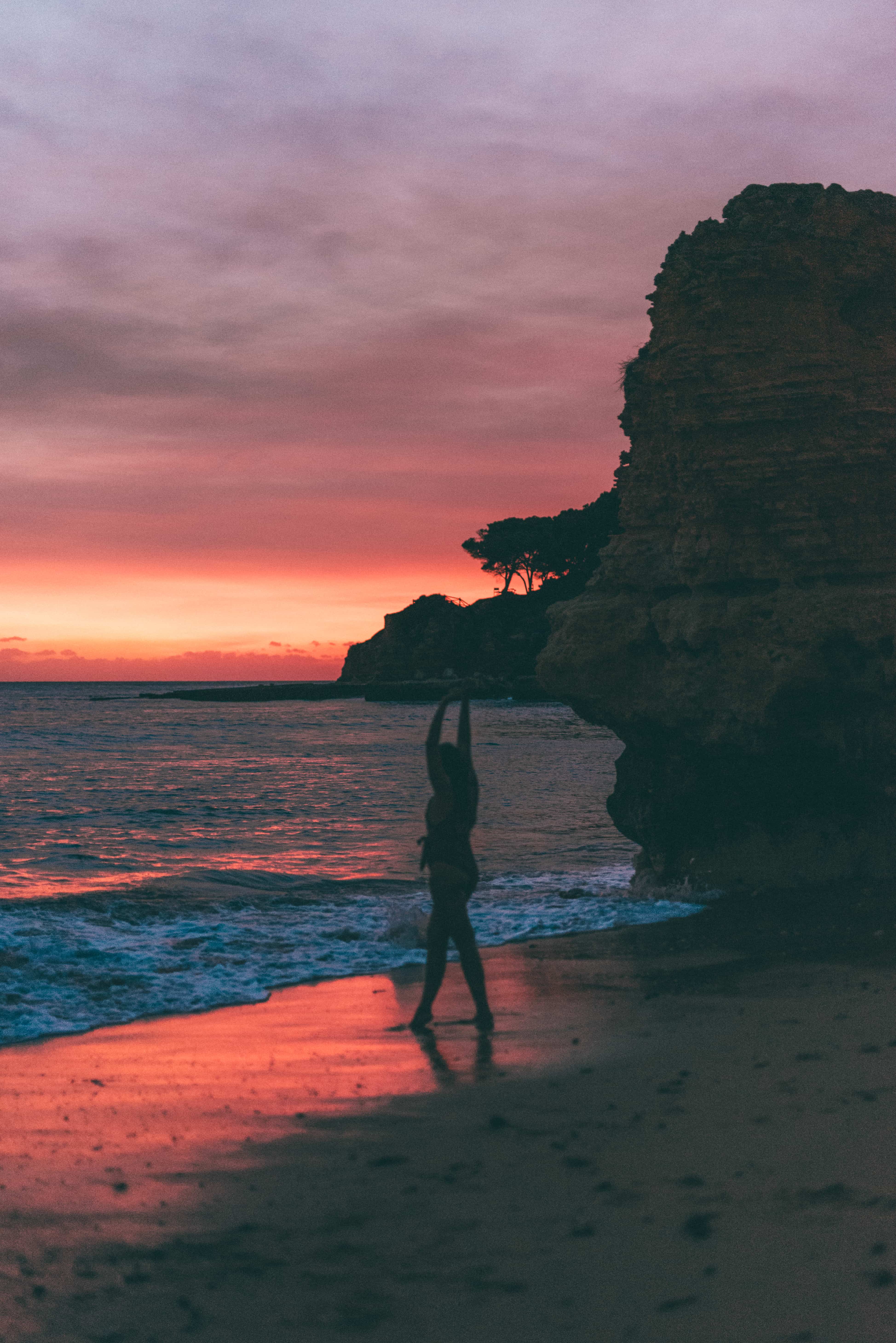 lisbon to albufeira, train from lisbon to albufeira, lisbon to albufeira bus, How to get to Albufeira from Lisbon, beaches in   Albufeira, where to stay in Albufeira, best time to   viit Albufeira, where to eat in Albufeira, how to get to Albufeira from Faro airport, Olhos de Agua