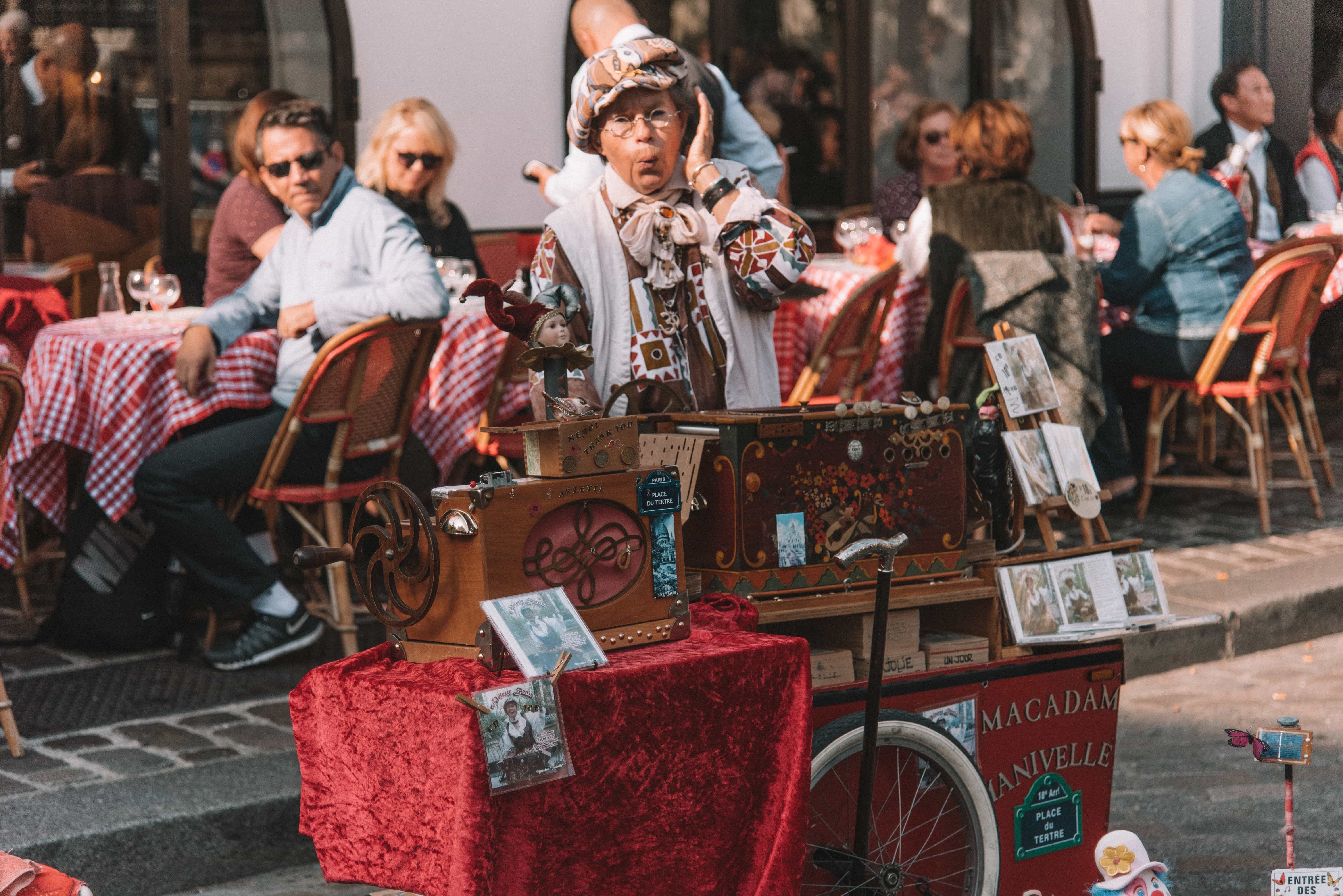 Most Instagrammable places in Paris, street art in Paris