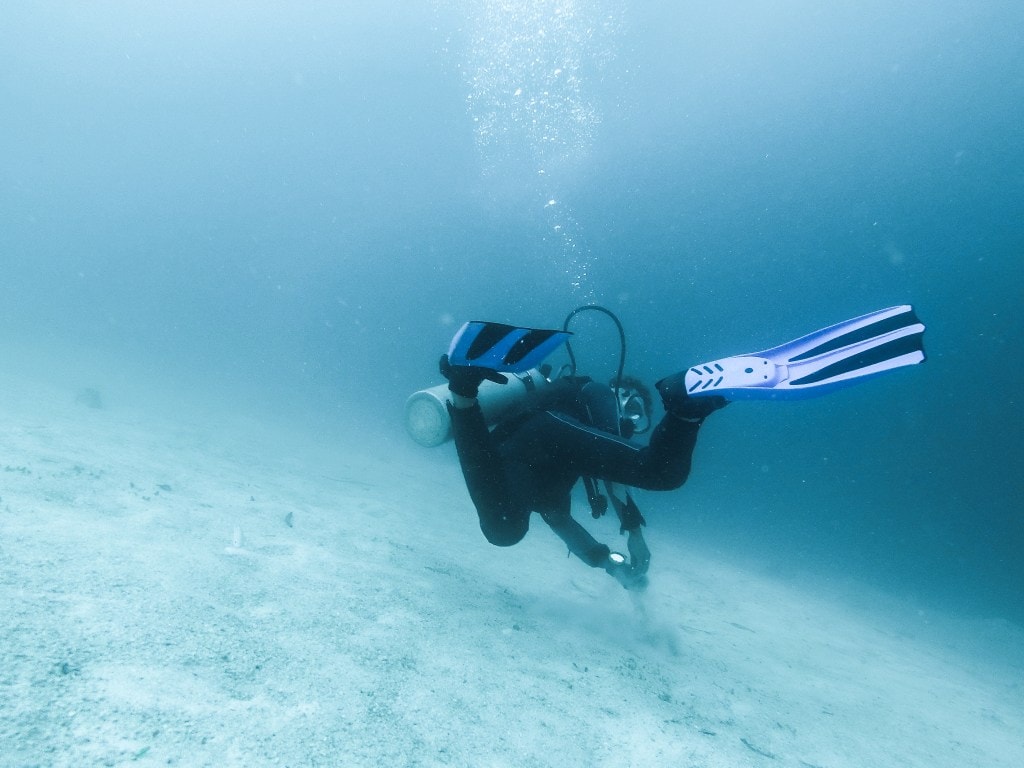 luxury resorts in malapascua, cheap hotels in malapascua, where to sleep in malapascua