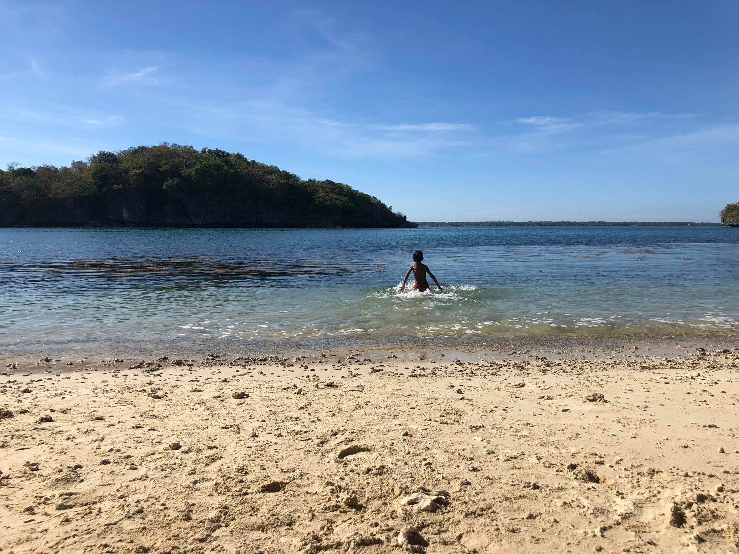 pilgrimage island, 100 islands, hundred islands tour, what to do in Hundred Islands, Hundred islands, Hundred islands Natural Park, Hundred Islands Travel Guide