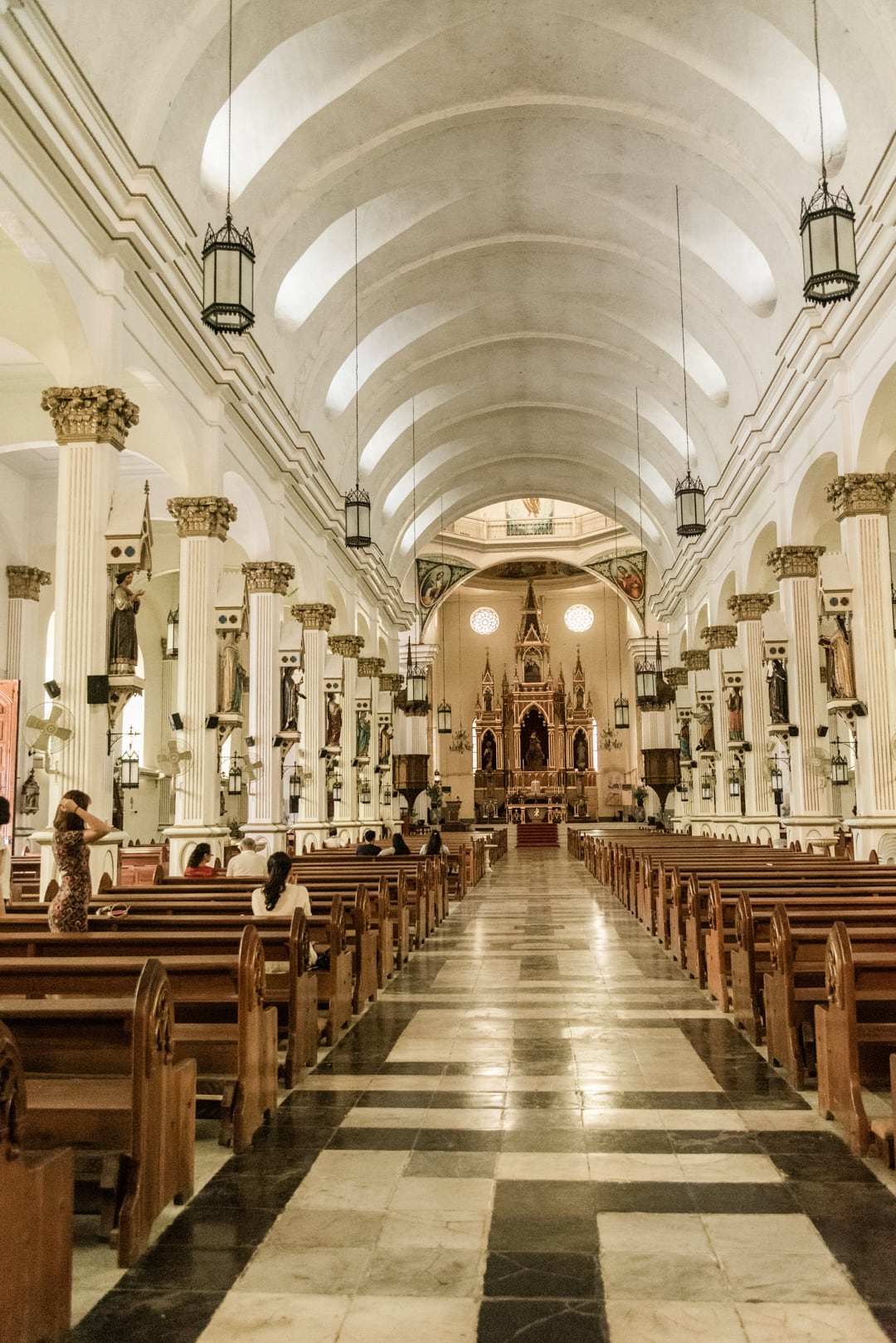 Iloilo Itinerary, things to do in iloilo, iloilo tourist spots, what to do in iloilo, where to stay in iloilo, what to eat in iloilo, iloilo itinerary, iloilo city travel guide, Molo church, St Anne Parish