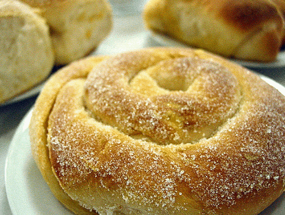 ensaymada, Street Food Philippines, 
filipino snacks, philippine snacks, filipino merienda 