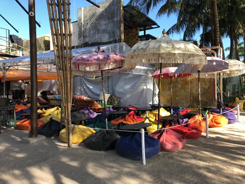 Things to do in Boracay Island, Boracay island travel guide, budget travel in boracay island, Boracay Island, Smoke shisha in Boracay