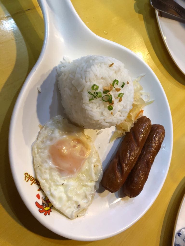 Things to do in Boracay Island, Boracay island travel guide, budget travel in boracay island, Boracay Island, budget meals in Boracay