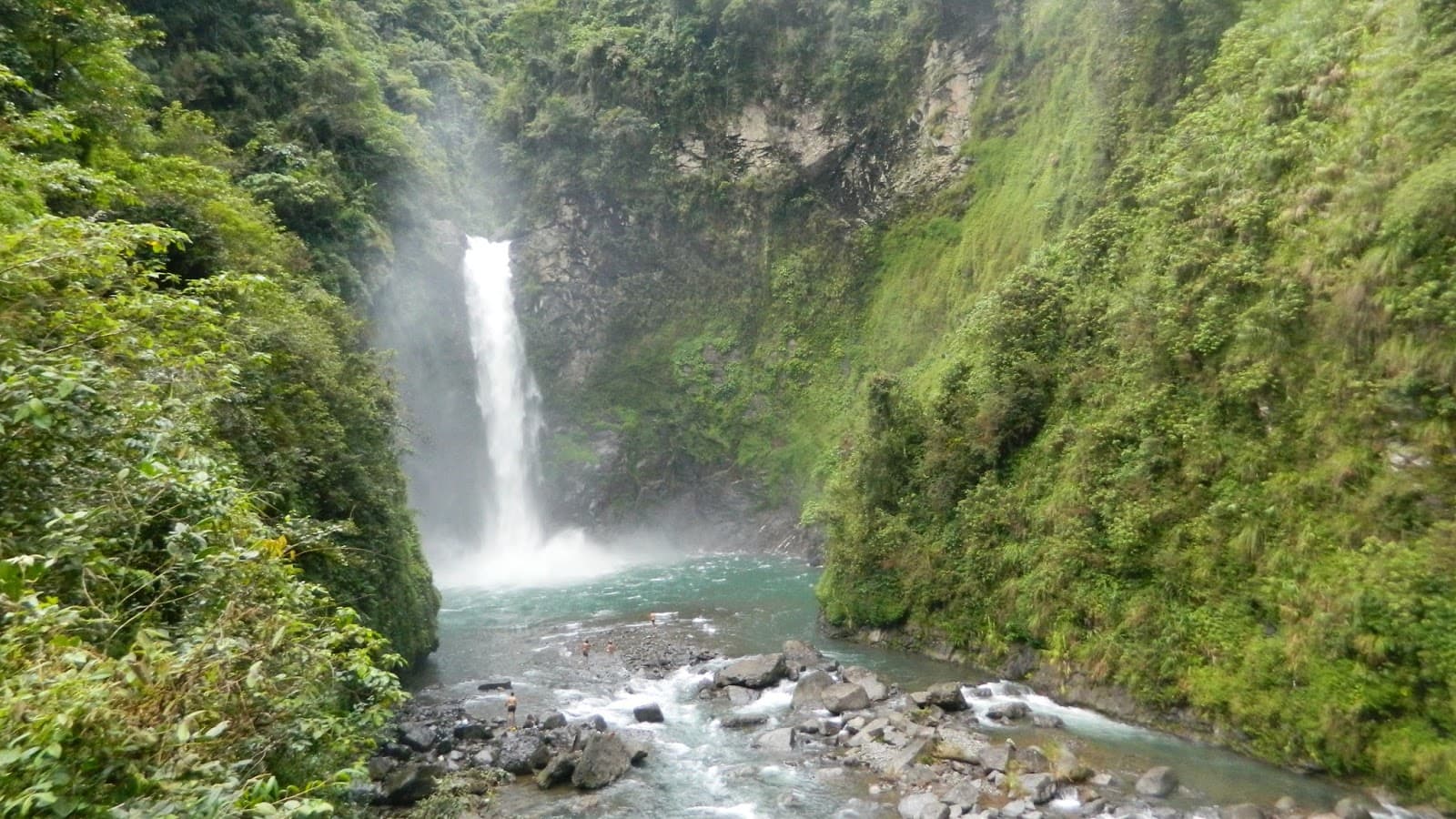 waterfalls in the philippines