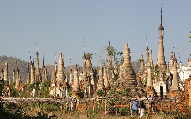 Inle Lake travel guide, things to do in inle Lake, Inle boat tour, Pagodas Dein Village in Inle Lake