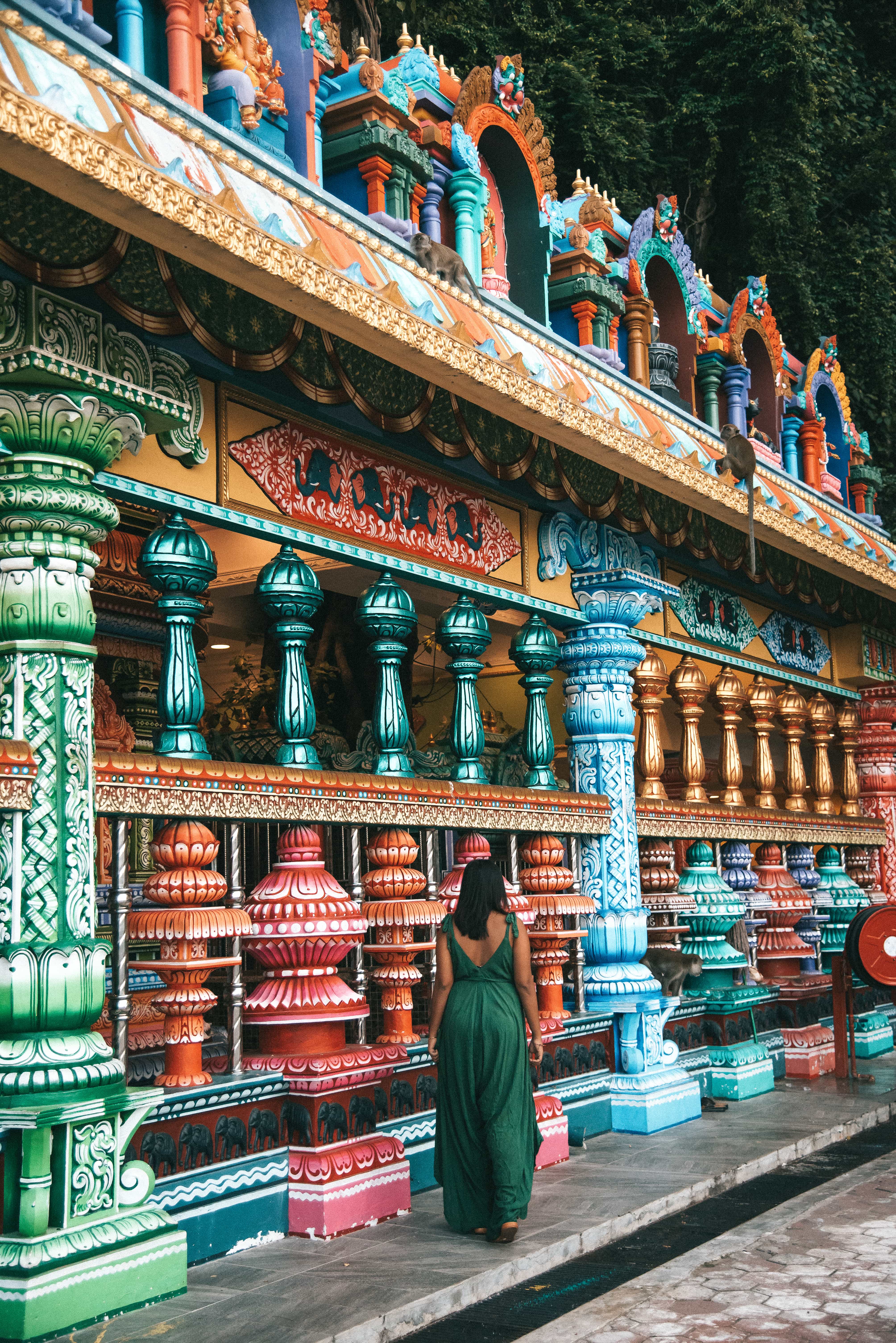 kuala lumpur to batu caves, how to get to batu caves, kl sentral to batu caves, batu caves entrance fee, batu caves steps