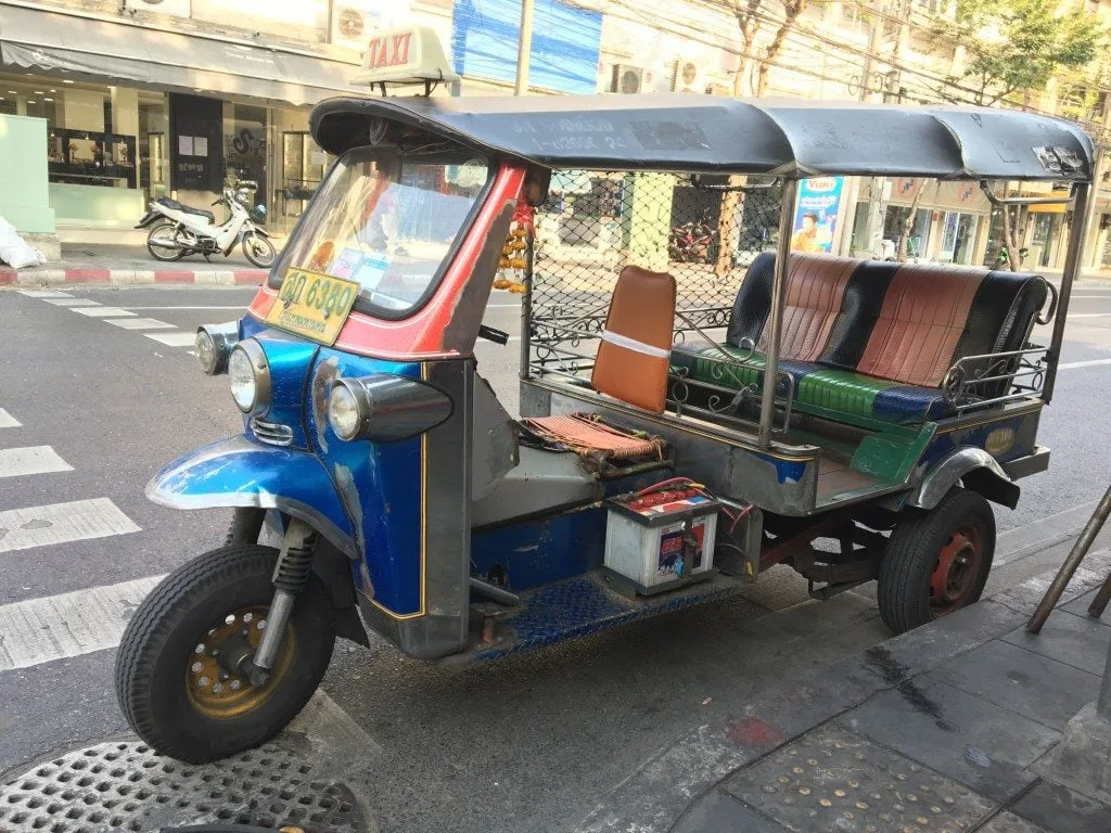 Tuk tuk Phuket airport, How To Get From Phuket Airport To City Center - All Possible Ways, cheapest way from Phuket airport to Downtown, cheapest way from Phuket airport to city, Phuket airport to city center, Phuket airport to Phuket, Phuket Bus Airport, bus from Phuket airport to city center, Songthaew (Shared Taxi) Phuket airport to city center