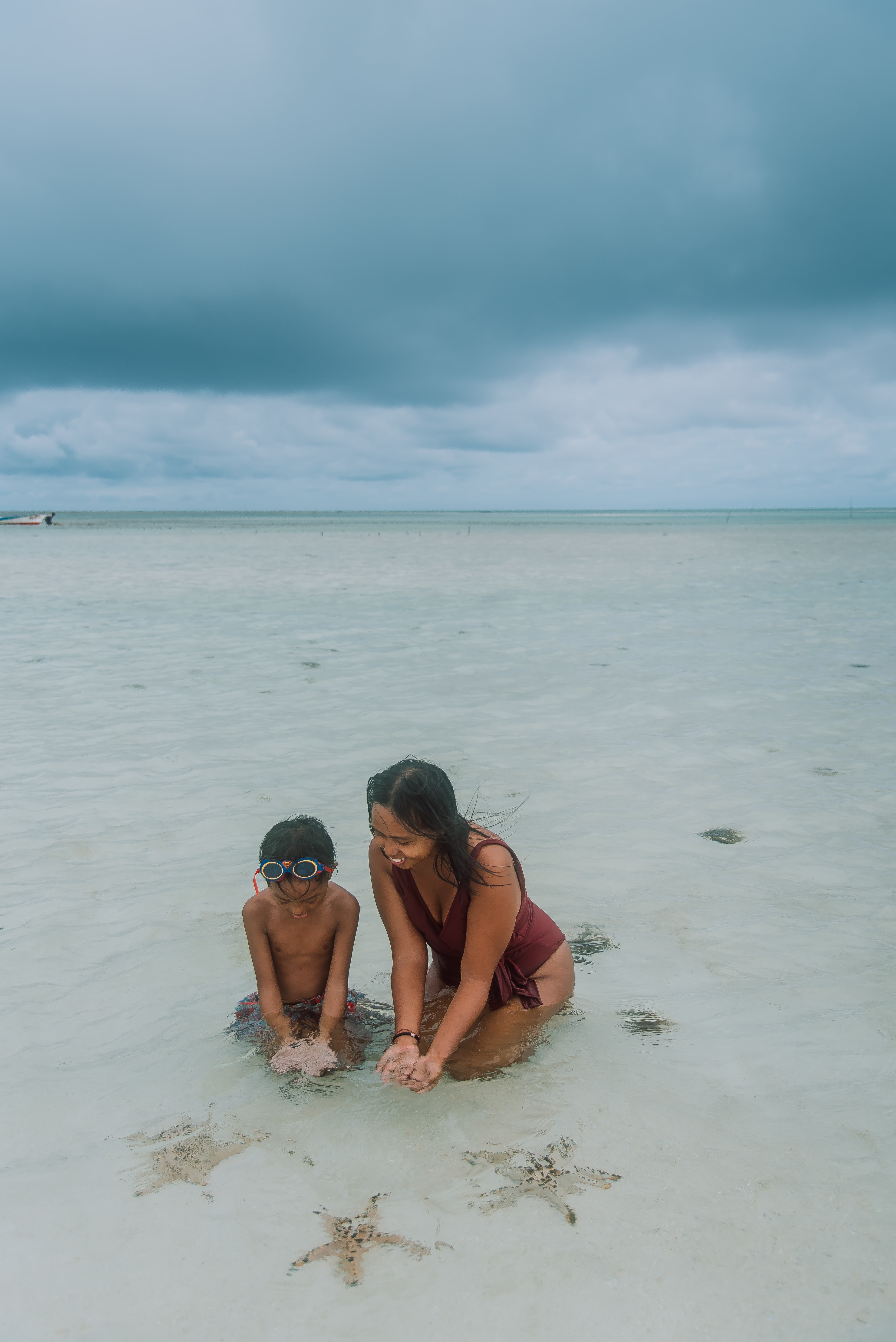 Balabac travel guide, island hopping in Balabac, things to do in Balabac, Mansalangan Sandbar in Balabac, star fishes in Balabac, Balabac travel guide, things to do in Balabac