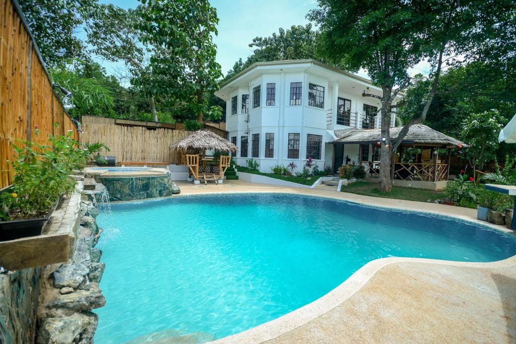 Where To Stay In Puerto Princesa: Top 20 Hotels in Puerto Princesa 19 Hilltop Pool and Villa, hotels in puerto princesa, where to stay in puerto princesa, puerto princesa hotels, beach resorts in puerto princesa