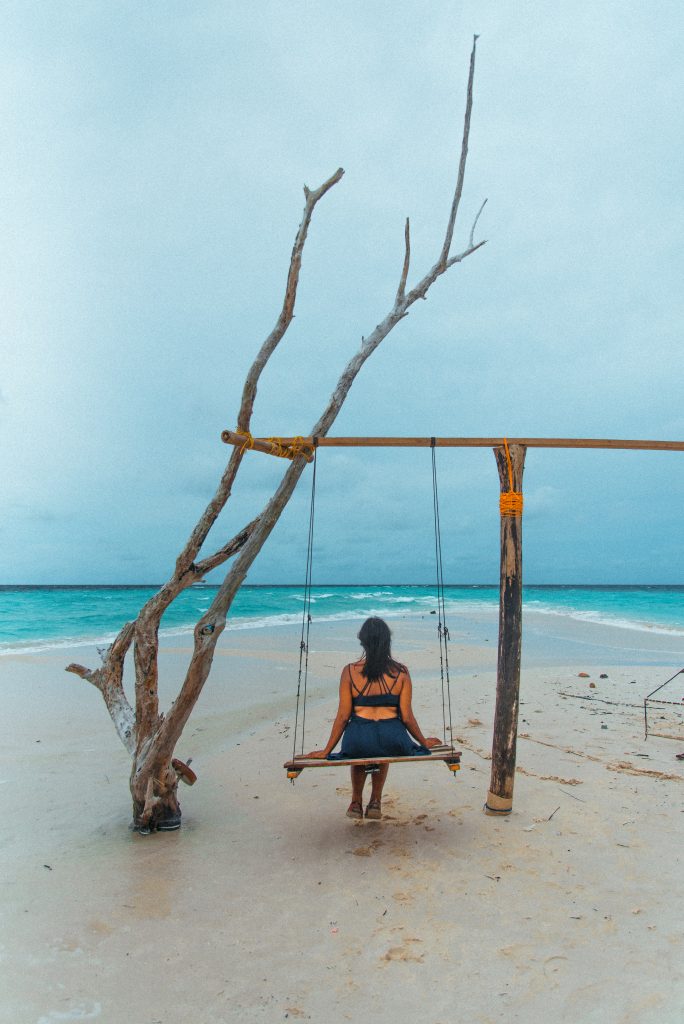 local islands in Maldives, Omadhoo island
