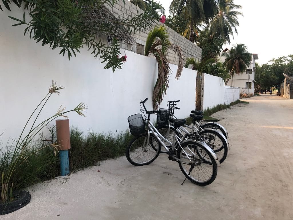 bicycle around Thulusdhoo
