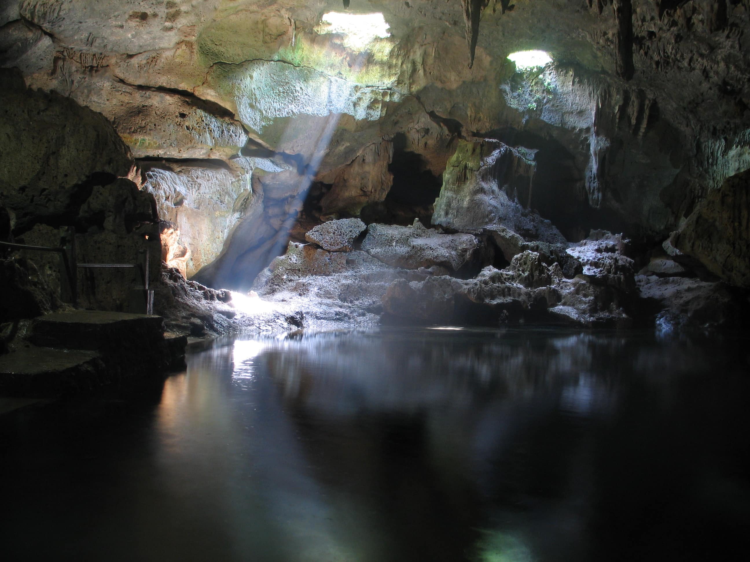 Places to visit in Bohol, Hinagdanan Cave