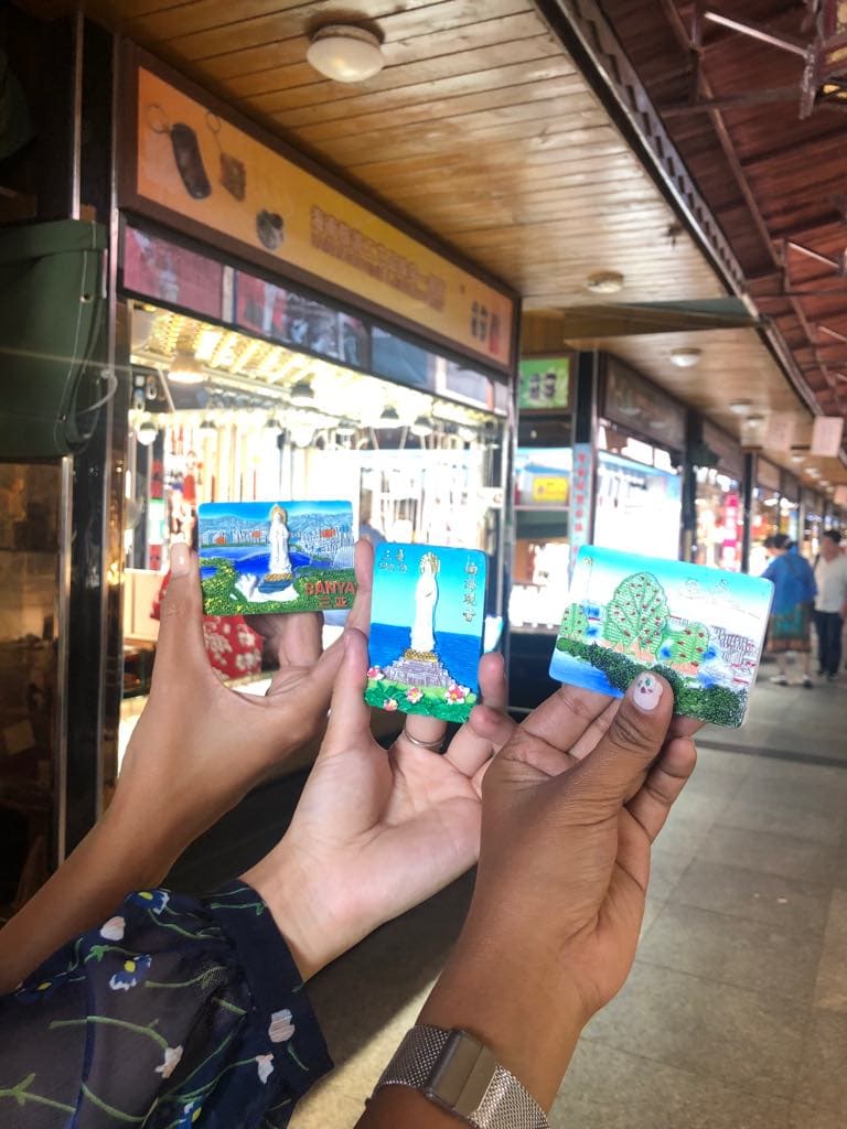 things to do in Sanya, Sanya travel guide, buying souvenirs in Sanya