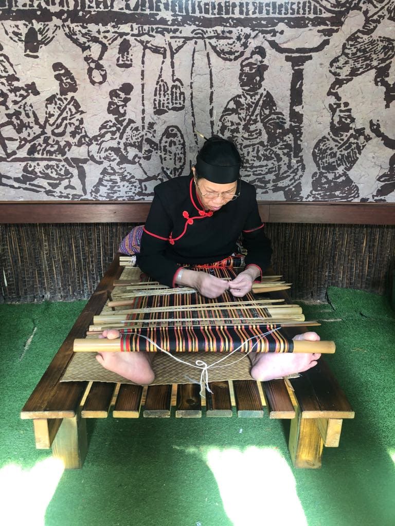 Binglanggu Hainan Li & Miao Cultural Heritage Park