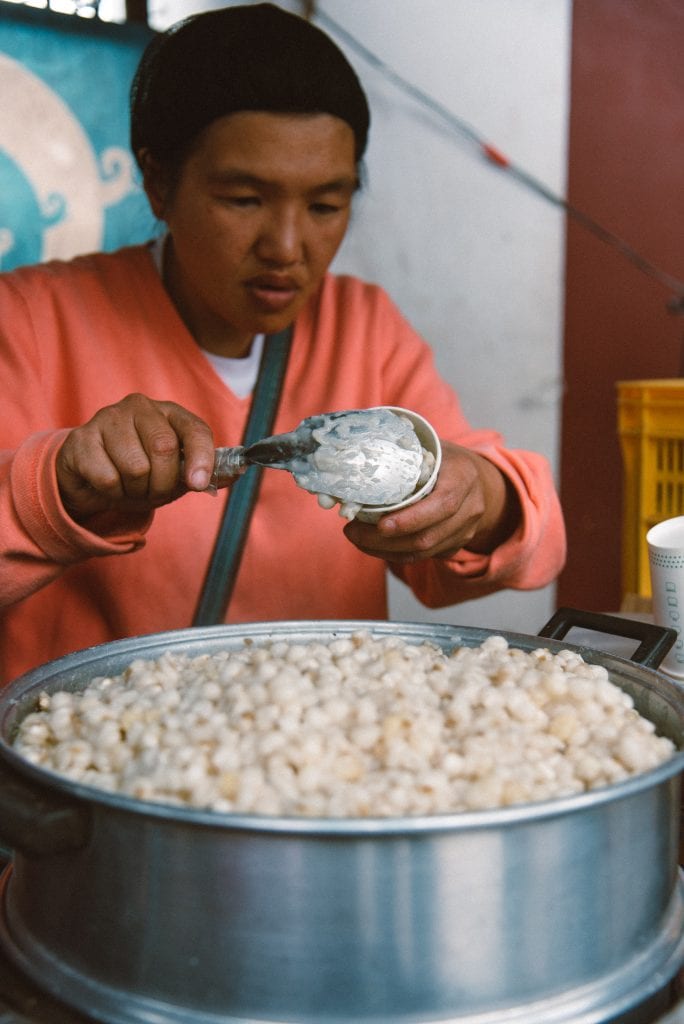 Sagada Tourist Spots, Sagada travel guide, Binatog, Street Food Philippines, 
filipino snacks, philippine snacks, filipino merienda 