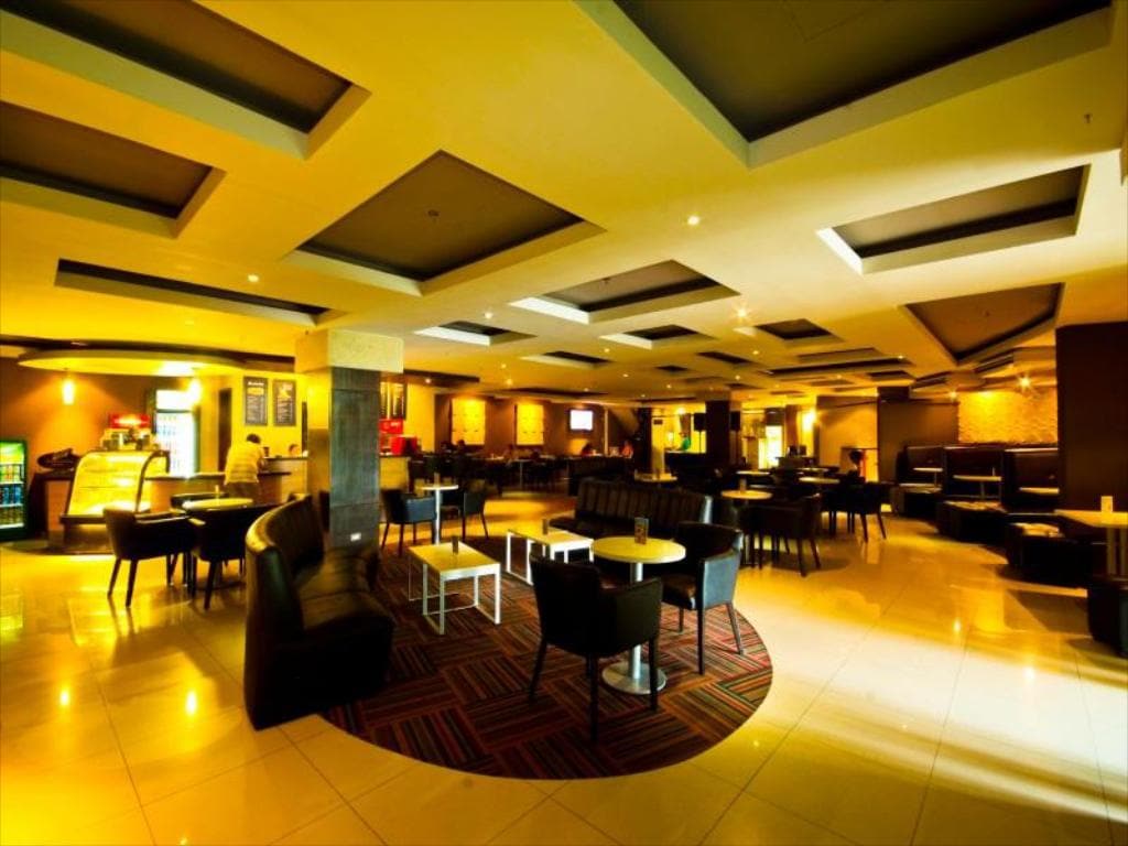 Mallberry Suites Business Hotel