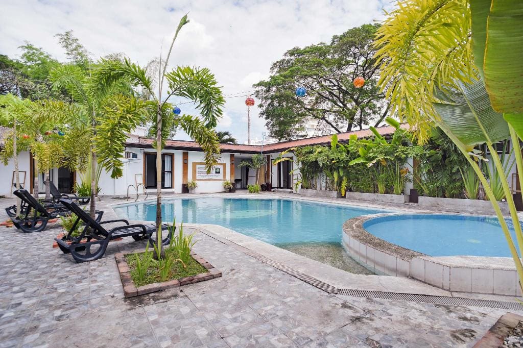 16 Best Hotels in Clark Pampanga 7 OYO 472 Poleng Villa, hotels in pampanga, resorts in Pampanga, cheap hotels in Clark, hotels in Clark, hotels in Clark Pampanga