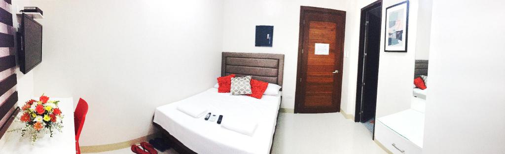Red-Corner Residences-Standard Double, naga hotels, hotels in naga city, hotels in naga