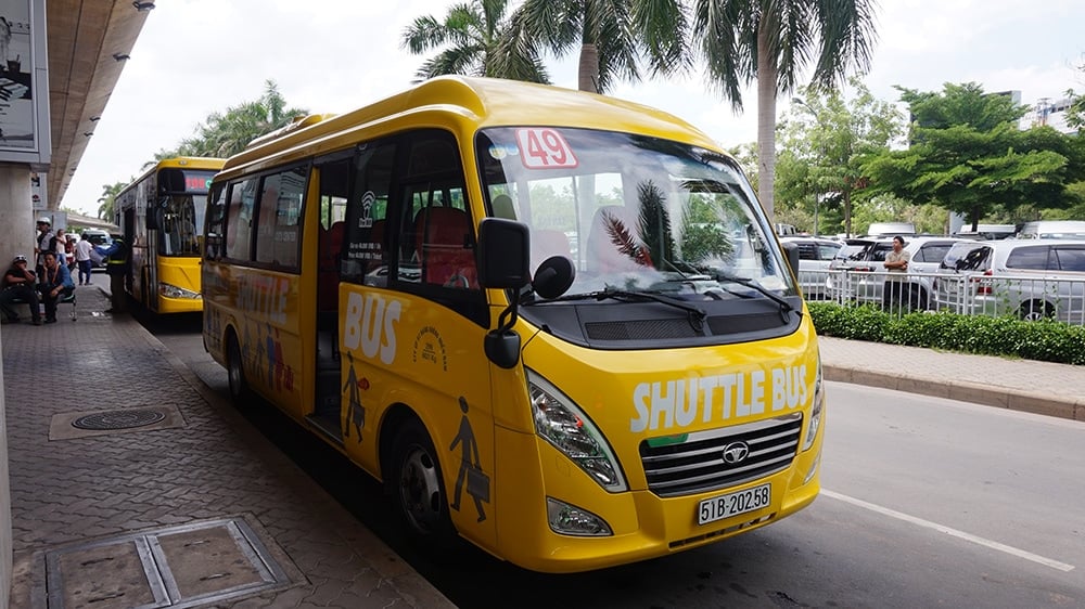 ho chi minh airport to city, ho chi minh airport transfer, ho chi minh airport to district 1, saigon airport to city, taxi from ho chi minh airport, tan son nhat airport, ho chi minh airport to district 1 time , Bus 49 Ho Chi Minh Airport