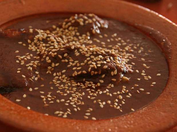 Vegetarian Food in Guatemala: 26 Best Guatemalan Vegetarian Dishes And Vegan Food in Guatemala 28 Platanos en Mole, guatemala food, guatemalan food, guatemalan desserts, guatemalan tamales, guatemalan cuisine, guatemalan dishes, guatemala dishes, guatemalan street food, dishes from guatemala, food in guatemala