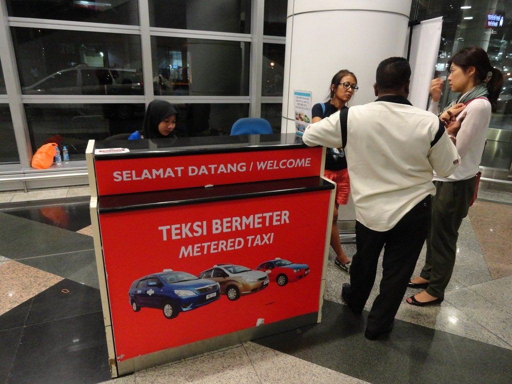 15 Popular Tourist Scams To Avoid In Asia And How To Avoid Them 1 15 Popular Tourist Scams To Avoid In Asia And how To Avoid Them