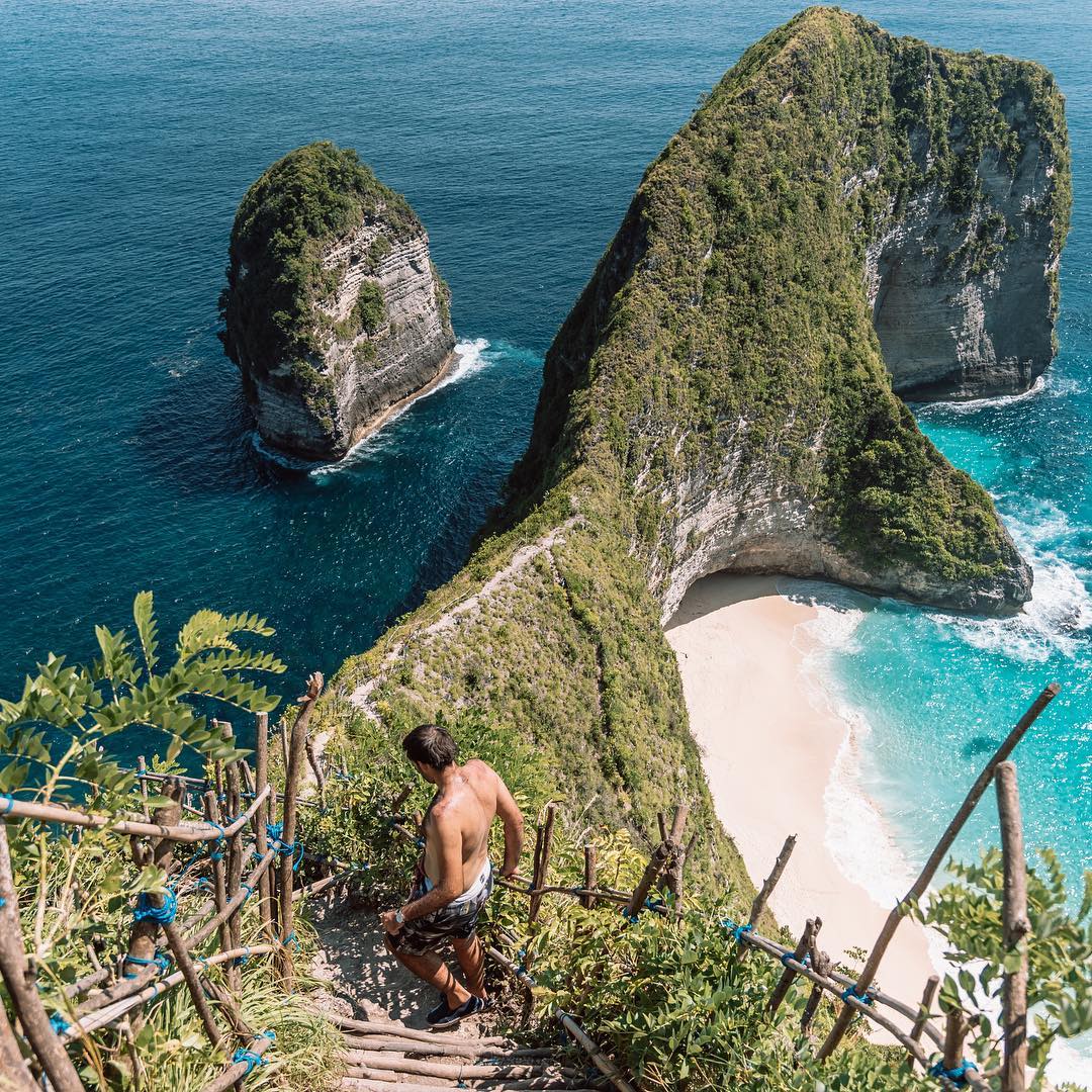 How to get from Sanur to Nusa Penida By Ferry, Sanur to Nusa Penida, cheapest way from Sanur to Nusa Penida, best way from Sanur to Nusa Penida, ferry from Sanur to Nusa Penida, ferry schedule from Sanur to Nusa Penida, ferry fare from Sanur to Nusa Penida, get to nusa penida, boat to nusa penida, bali to nusa penida bali to nusa penida ferry, ferry to nusa penida, how to get to Nusa Penida, where to stay in Nusa Penida, Bali to Nusa Penida