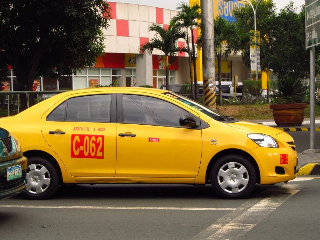 How to get from Manila Airport to City Center And Makati Best Way 3 Yellow Taxis Manila, manila airport to city, manila airport to makati