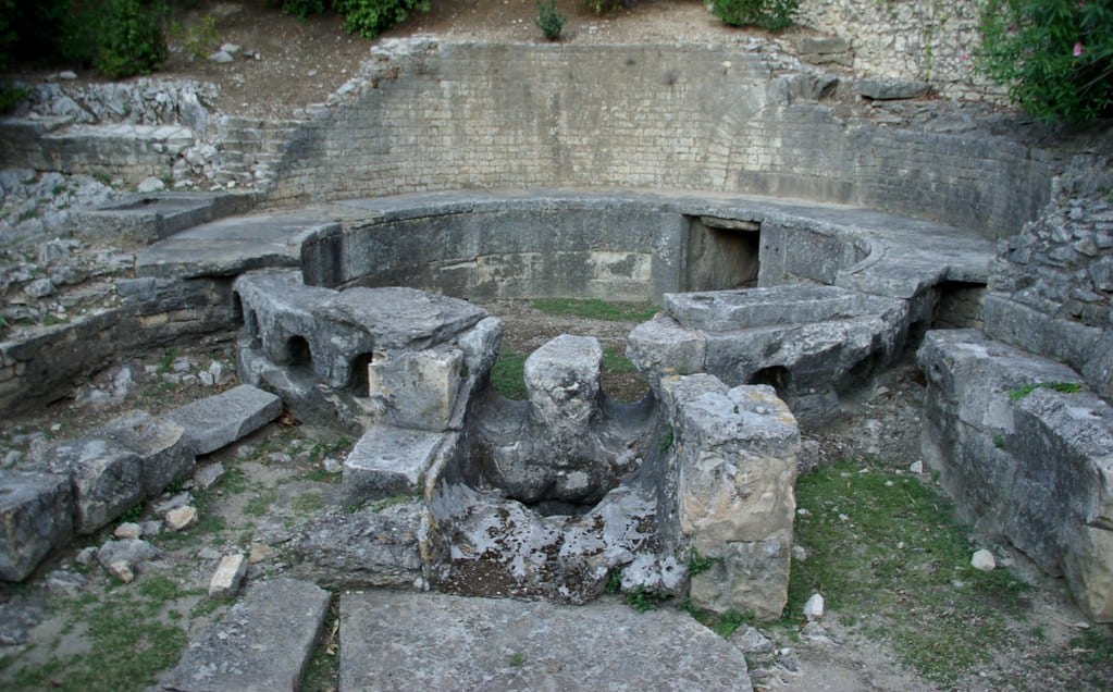 Things to do in Nimes, Nimes Tourist Spots, Castellum Aquae