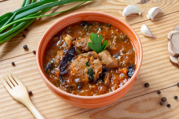 8 Tourist Traps to Avoid in Budapest (Travel Guide) And How To Avoid Them, best Hungarian food, best prepaid sim card hungary, hungarian sim card, prepaid sim card hungary, hungary sim card airport, sim card hungary, hungary prepaid sim, hungary tourist sim card, hungary sim card, hungary sim card for tourist, hungary sim card airport, food budget travel in hungary