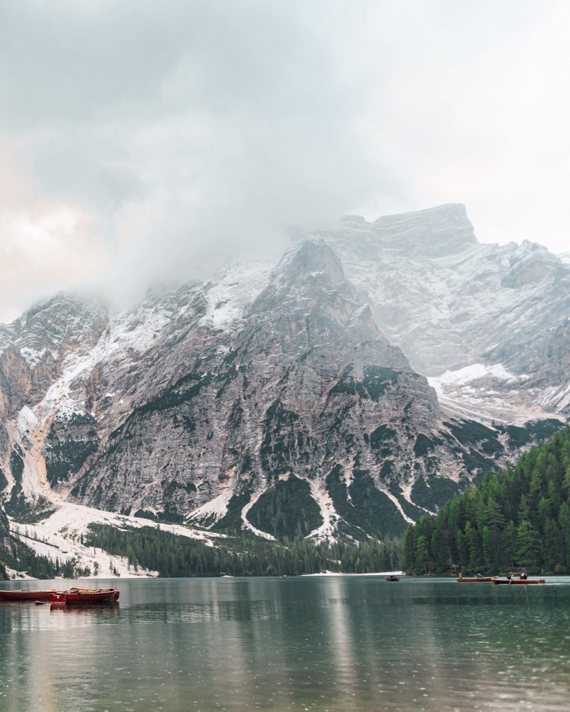 lago di braies dolomites, lago di braies, how to get to lago di braies, how to get to lago di braies from milan, lago di braies parking price, lago di braies parking, bolzano to lago di braies, milan to lago di braies lago di braies italy, lago di braies weather, venice to lago di braies 