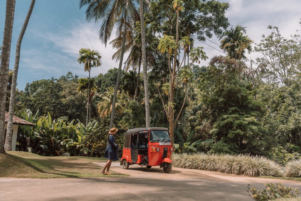 colombo airport to negombo, tuk tuk from colombo airport to negombo, taxi from colombo airport to negombo, taxi fare from colombo airport to negombo, tuk tuk fare from colombo airport to negombo