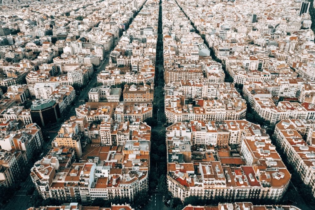 How To Get From Barcelona Airport To City Center Best Way 9 barcelona airport to city, barcelona airport transfers, barcelona airport bus, barcelona airport shuttle, barcelona airport to city center, barcelona airport train, How To Get From Barcelona Airport To City Center