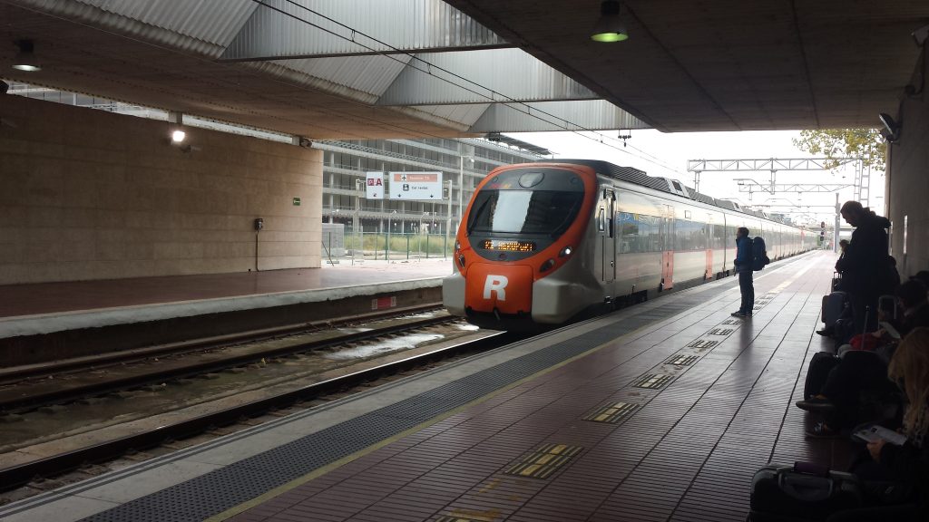 Train Barcelona Airport, barcelona airport to city, barcelona airport transfers, barcelona airport bus, barcelona airport shuttle, barcelona airport to city center, barcelona airport train, How To Get From Barcelona Airport To City Center