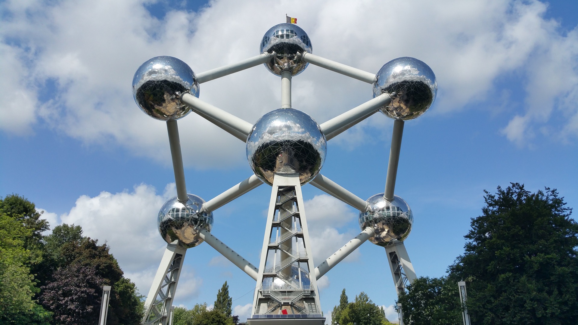 7 Tourist Traps to Avoid in Brussels (Travel Guide) And How To Avoid Them