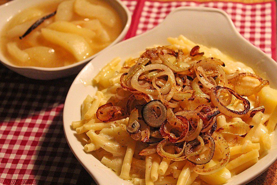 Älplermagronen, swiss food, switzerland food, swiss cuisine, swiss dishes, switzerland traditional food