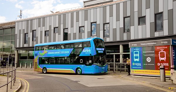Edinburgh Airport Bus, Edinburgh Airport to city center, Edinburgh Airport to city, How To Get From Edinburgh Airport To City Center, cheapest way from Edinburgh airport to city center, edinburg airport to edinburgh, Bus Airlink 100