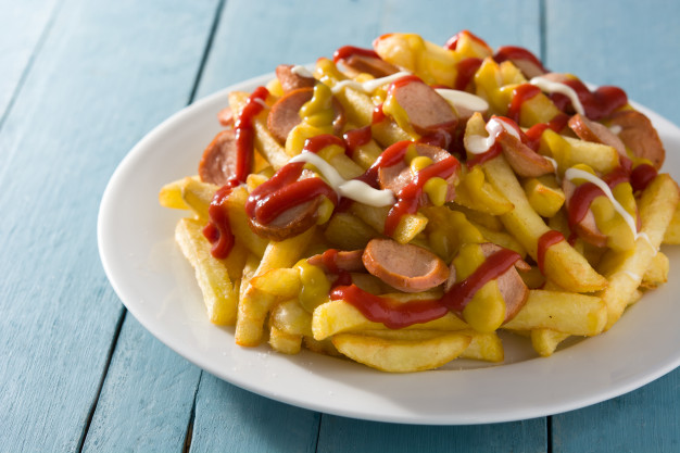 Costa Rican food, food in Costa rica, costa rican dishes, Costa Rican cuisine, salchipapa