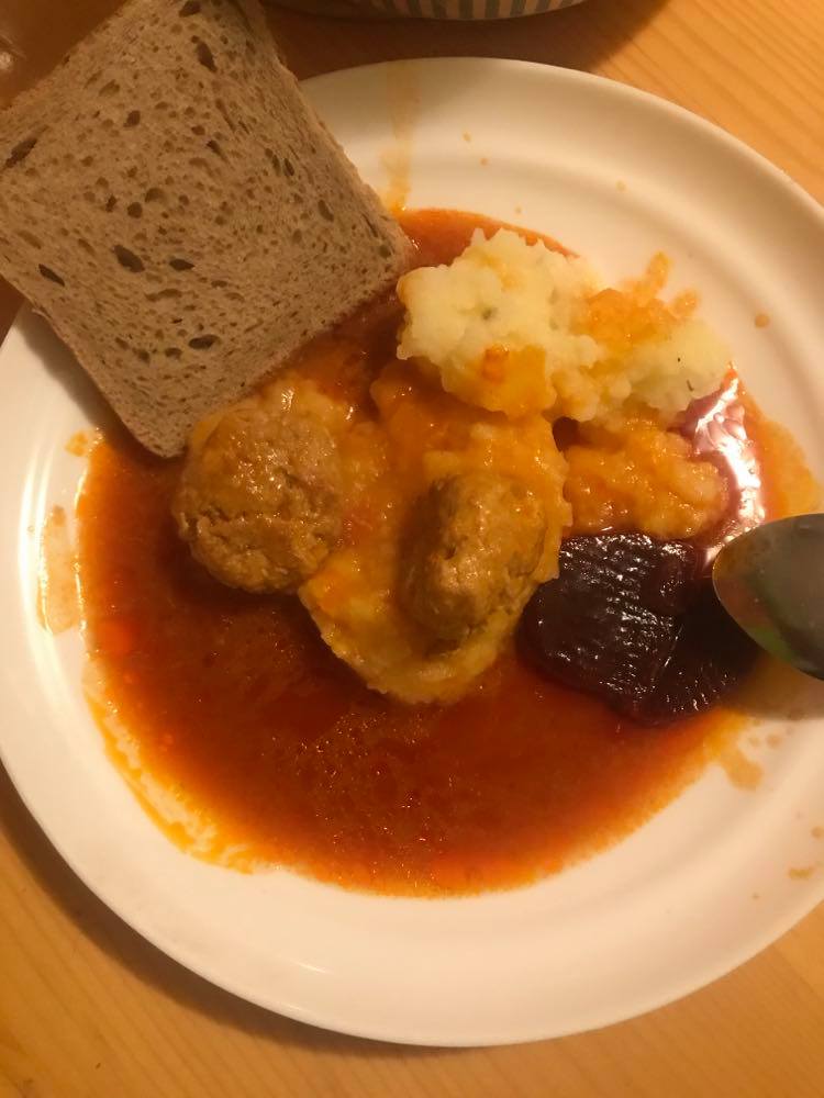 Serbia Travel Tips, things to know before visiting Serbia, facts about Serbia, Cufte, Serbian food, Serbian cuisine, food in Serbia, Serbian dishes, traditional food in Serbia